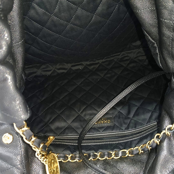 CHANEL 22 Medium Quilted Grained Calfskin Black