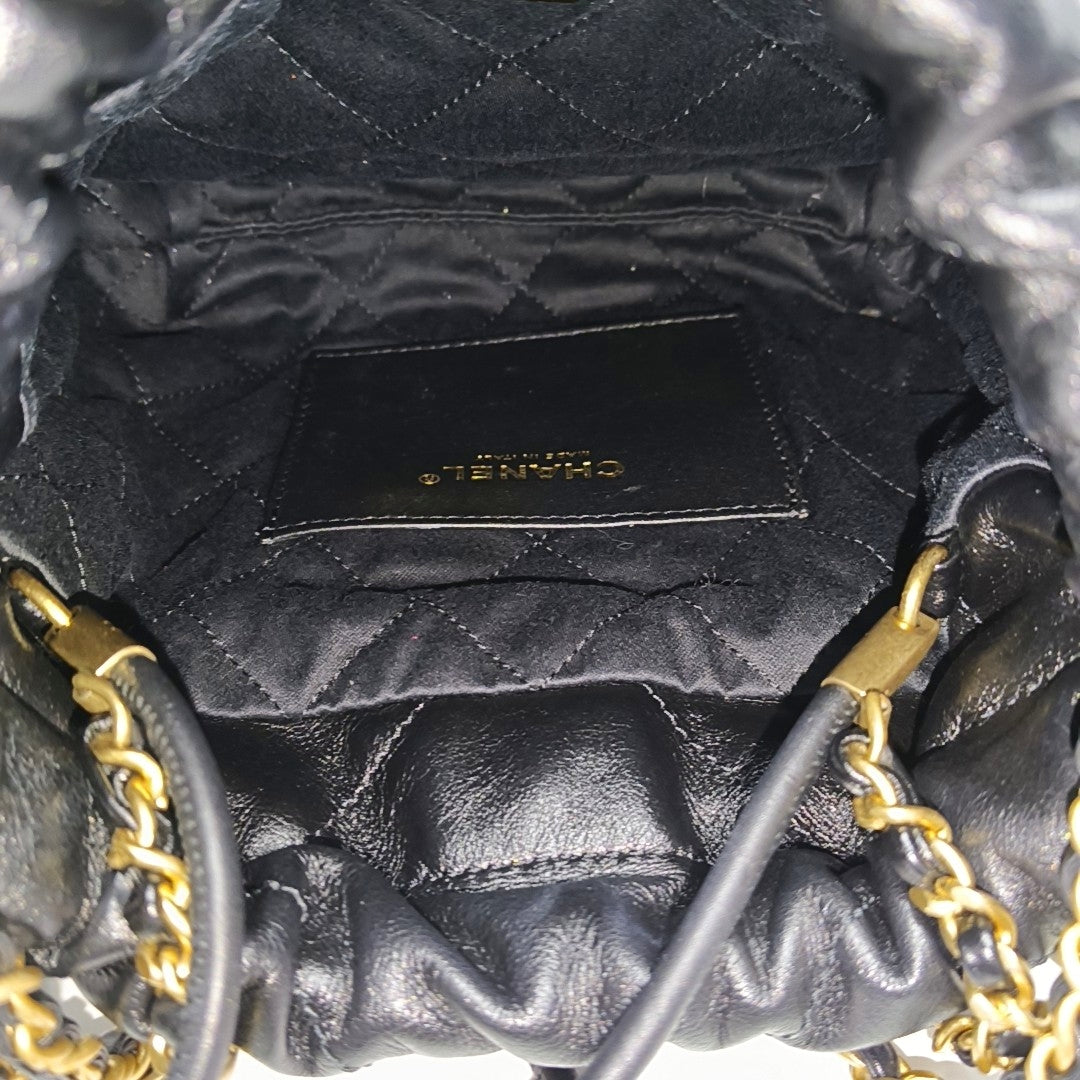 CHANEL 22 Mini Quilted Calfskin Black