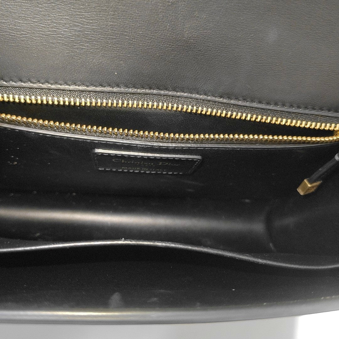 30 Montaigne Calfskin Black