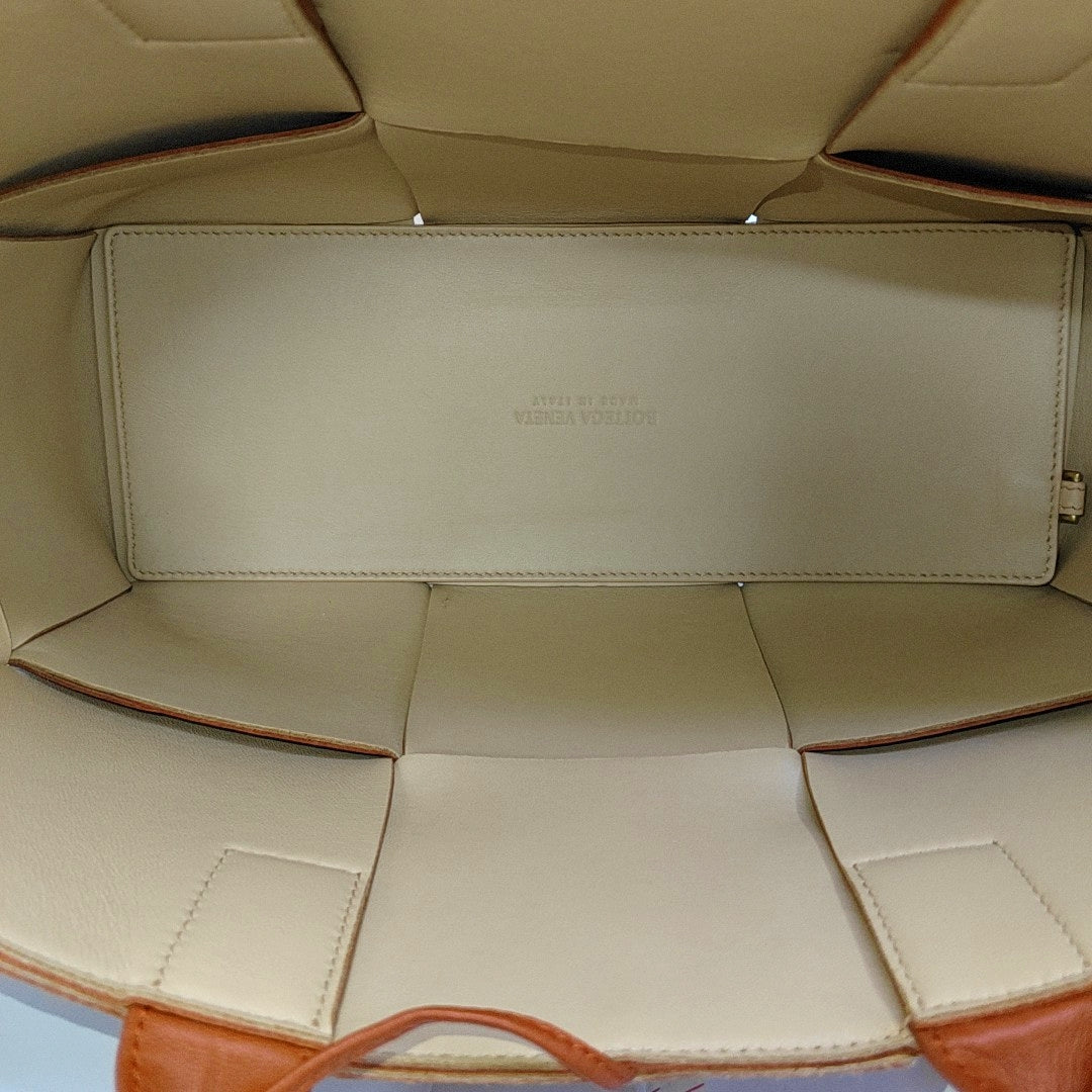 Arco Small Lambskin Red