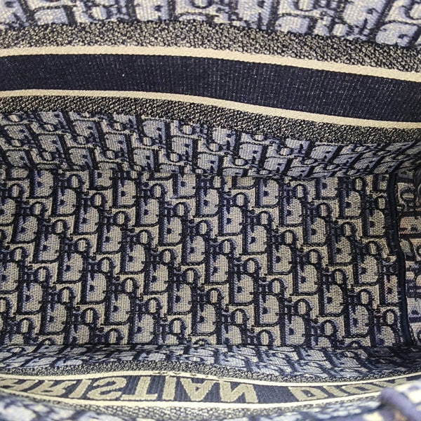 Authenticated pre-owned  Book Tote Medium Monogram Canvas Blue - Tote Bag at Looply