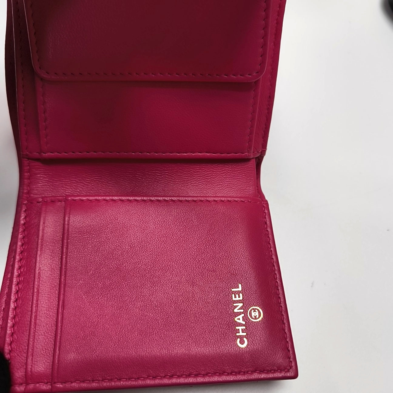 CLASSIC FLAP Chevron Lambskin Red Wallet