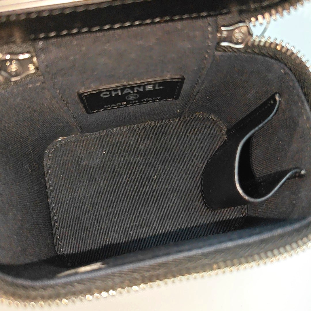 Quilted Grained Calfskin Shoulder Bag Black