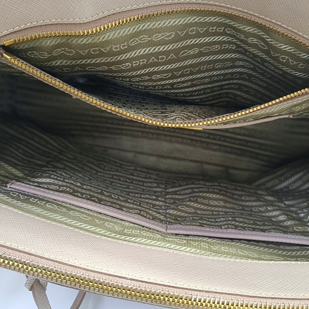 Authenticated pre-owned  Galleria Extra Large Saffiano Calfskin Pink - Top Handle Bag at Looply