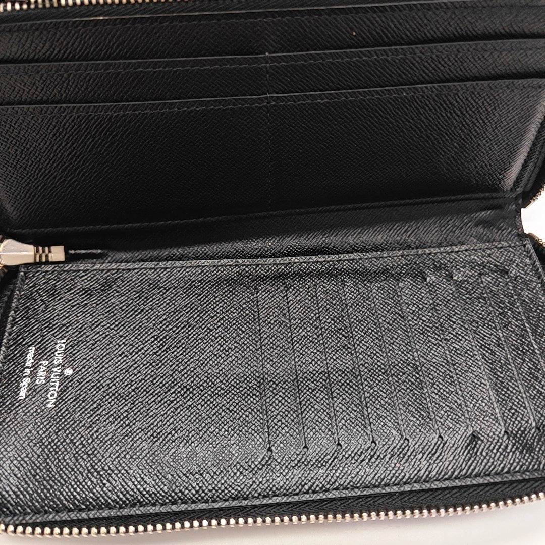 ZIPPY Damier Graphite Coated Canvas Gray Wallet