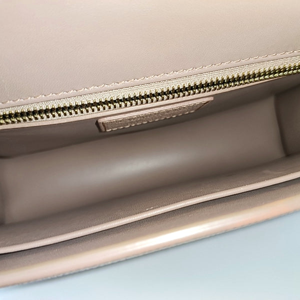 30 Montaigne Medium Calfskin Beige