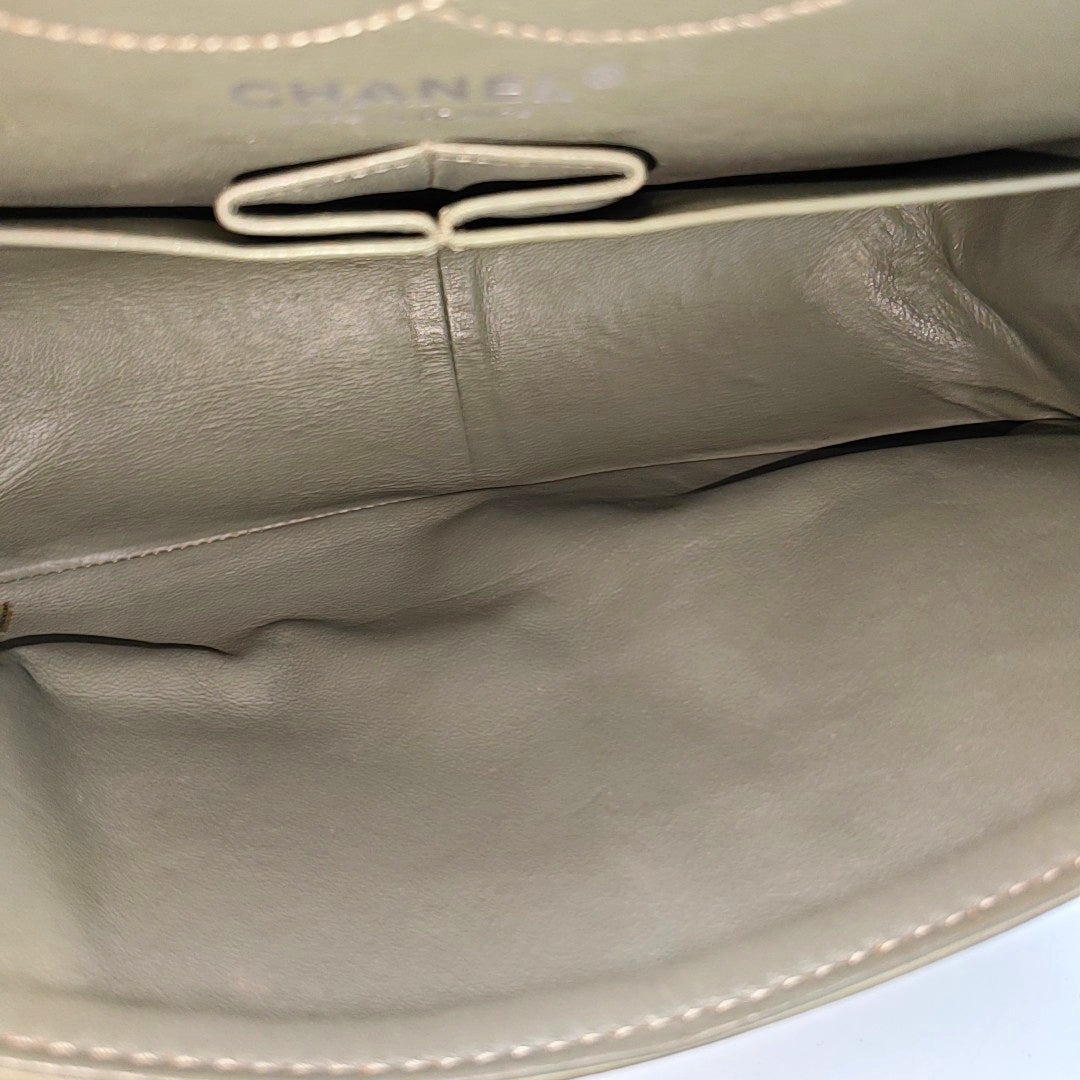 Authenticated pre-owned  2.55 Quilted Calfskin Green - Shoulder Bag at Looply