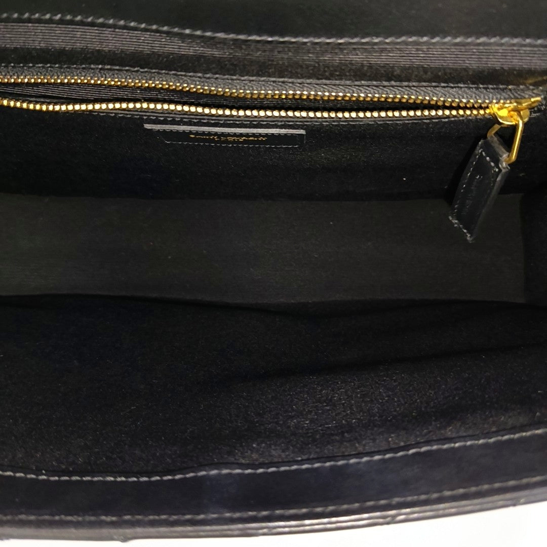 Authenticated pre-owned  ENVELOPE Large Chevron, Quilted Calfskin Black - Shoulder Bag at Looply