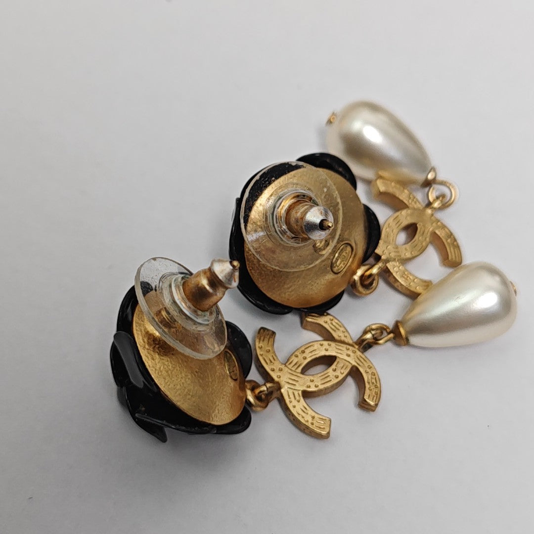 Metal Black Stud Earrings