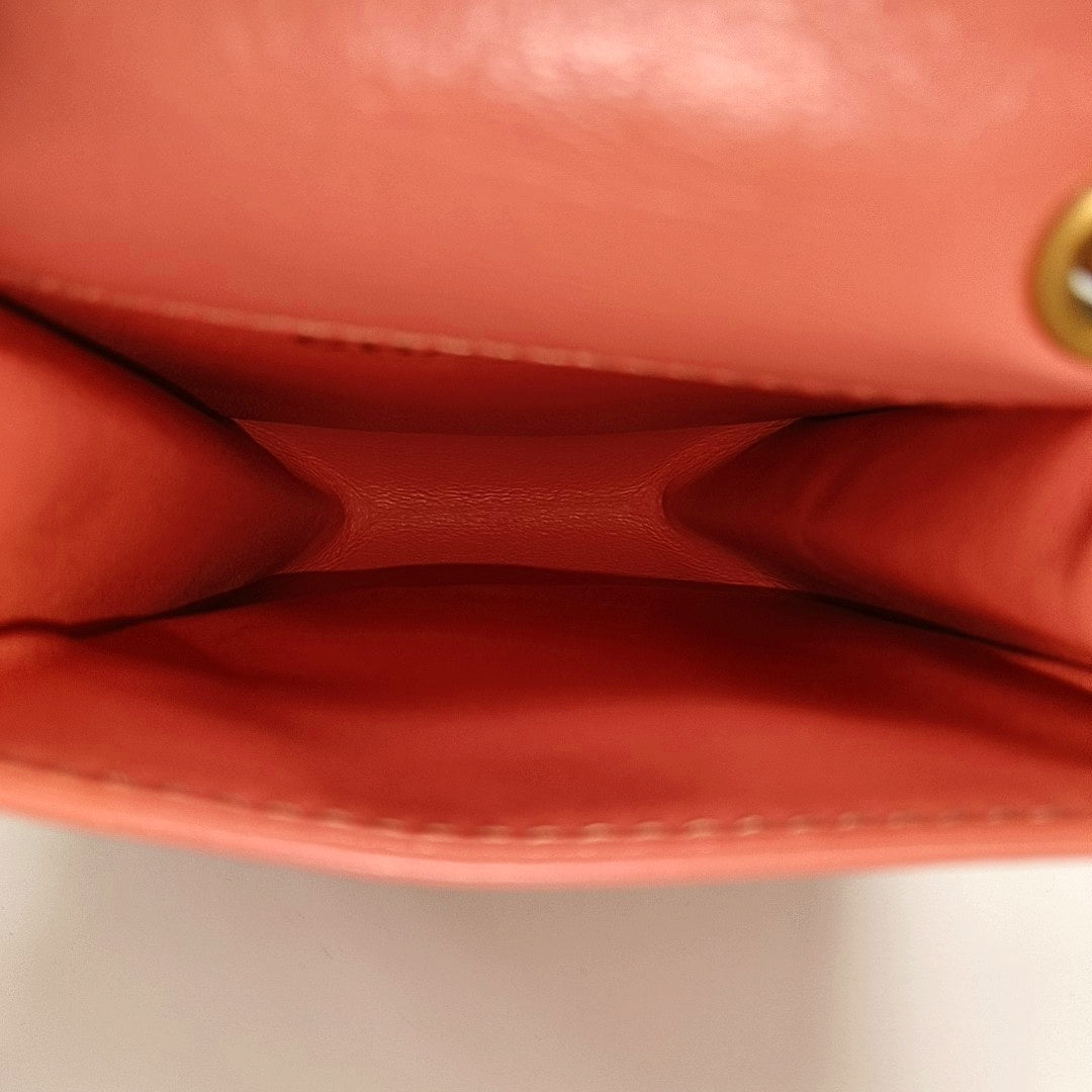 Authenticated pre-owned  2.55 Quilted Calfskin Pink - Shoulder Bag at Looply