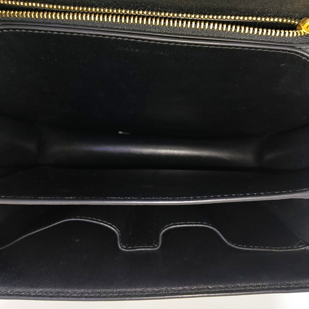 CLASSIC BOX Medium Calfskin Black