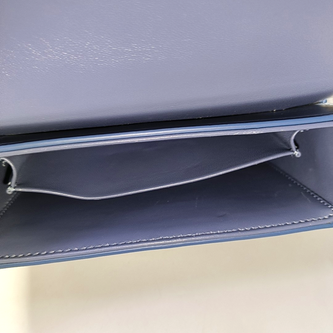 Authenticated pre-owned  30 Montaigne Calfskin Blue - Shoulder Bag at Looply