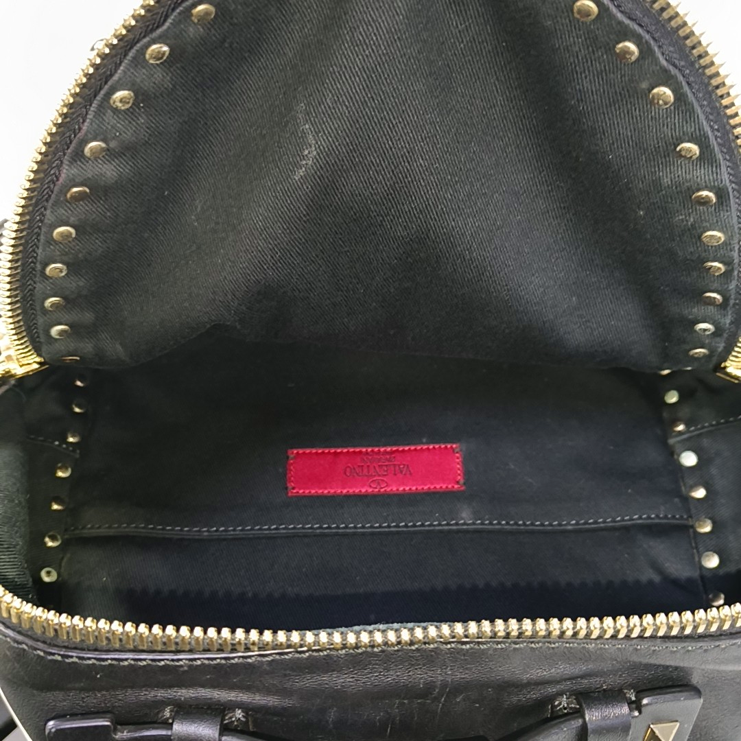 Rockstud Calfskin Black