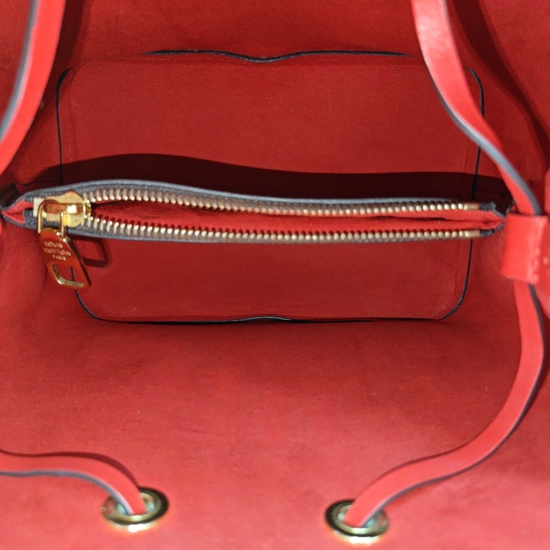 Authenticated pre-owned  NÉONOÉ MM Monogram Coated Canvas Brown - Bucket Bag at Looply
