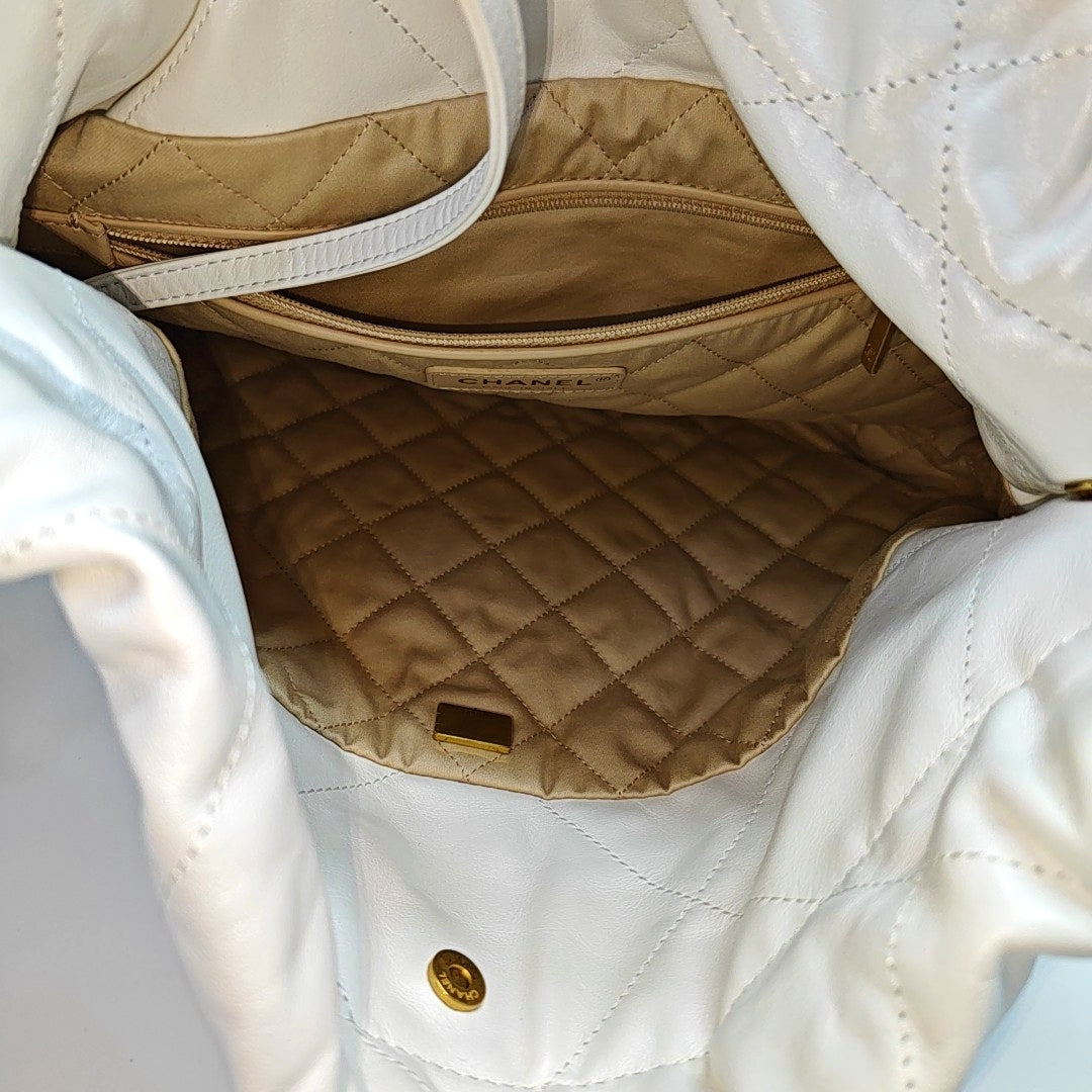 CHANEL 22 Small Quilted Calfskin White