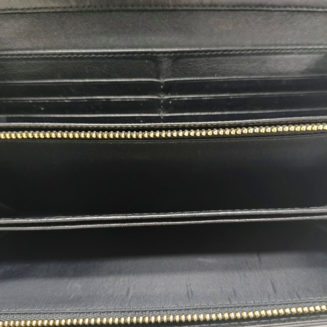 Cartera Miss Dior de piel de becerro acolchada negra