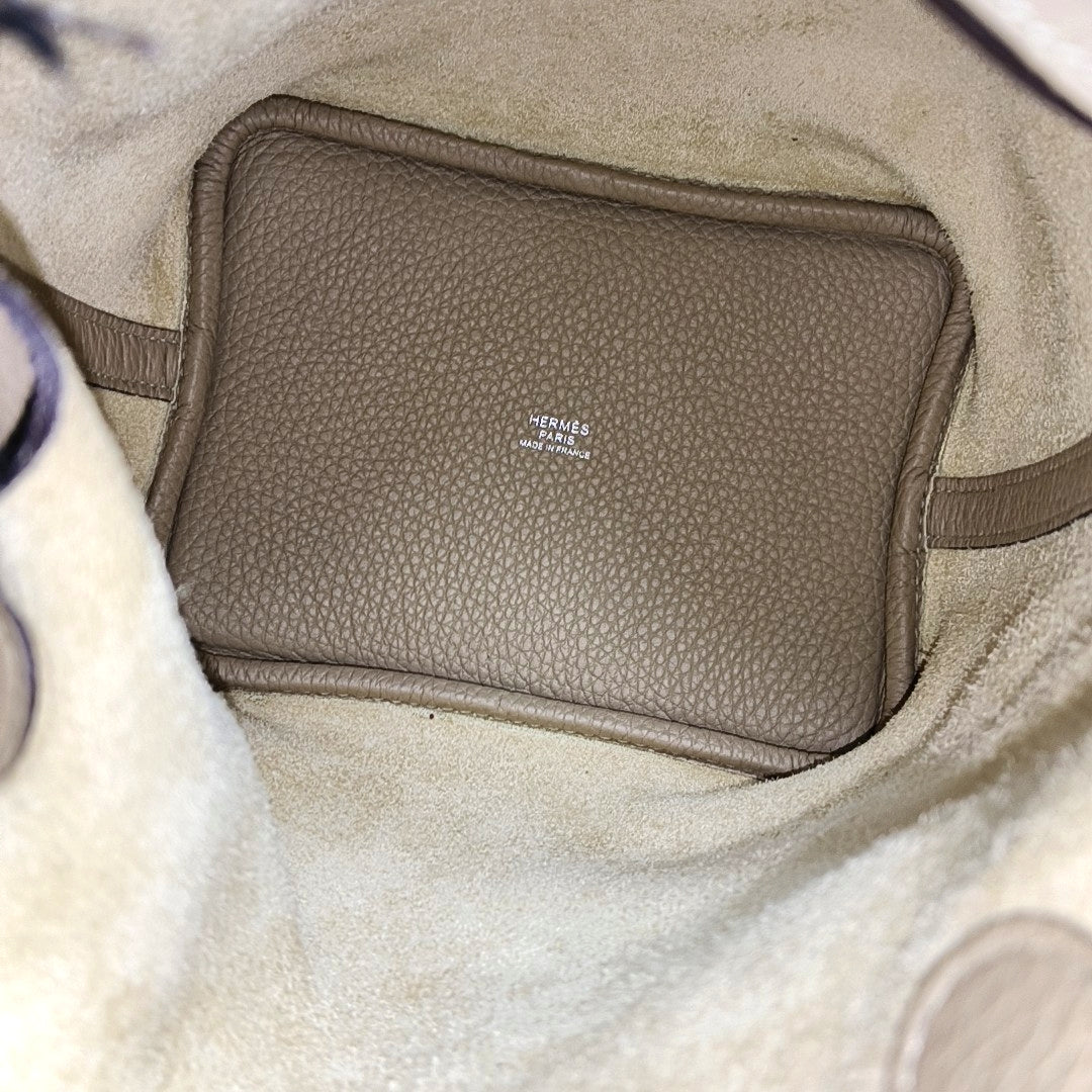 Authenticated pre-owned  Picotin Lock 18 Clemence Beige - Bucket Bag at Looply
