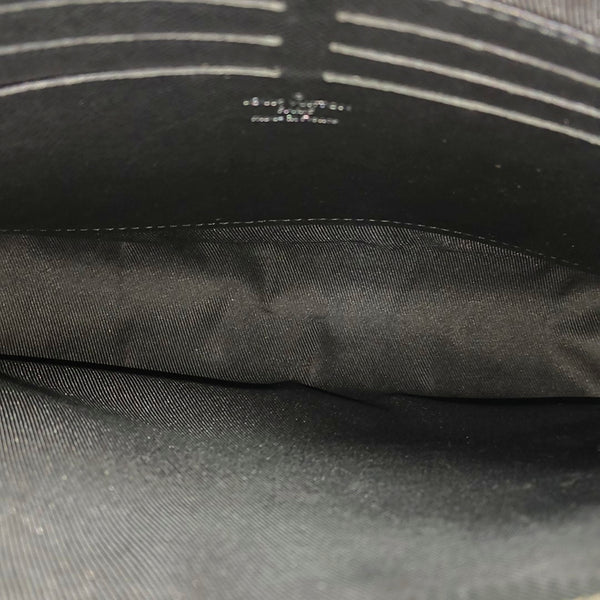 Pochette Voyag MM Calfskin Black