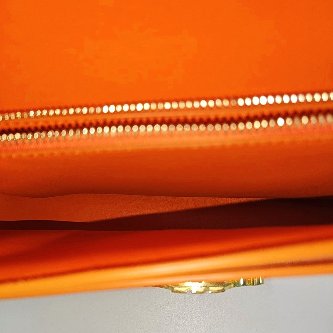 Authenticated pre-owned  TRIOMPHE Calfskin Orange - Shoulder Bag at Looply