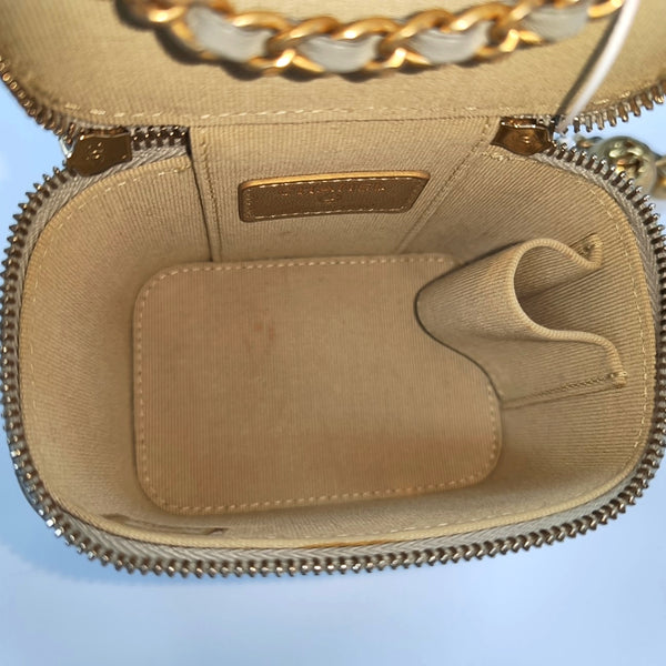 VANITY CASE Mini Quilted Lambskin Gray