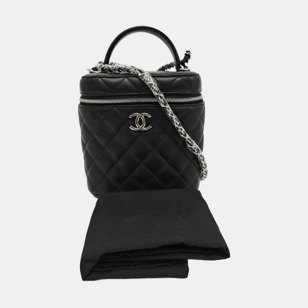 Authenticated pre-owned  VANITY CASE Quilted Lambskin Black - Shoulder Bag at Looply