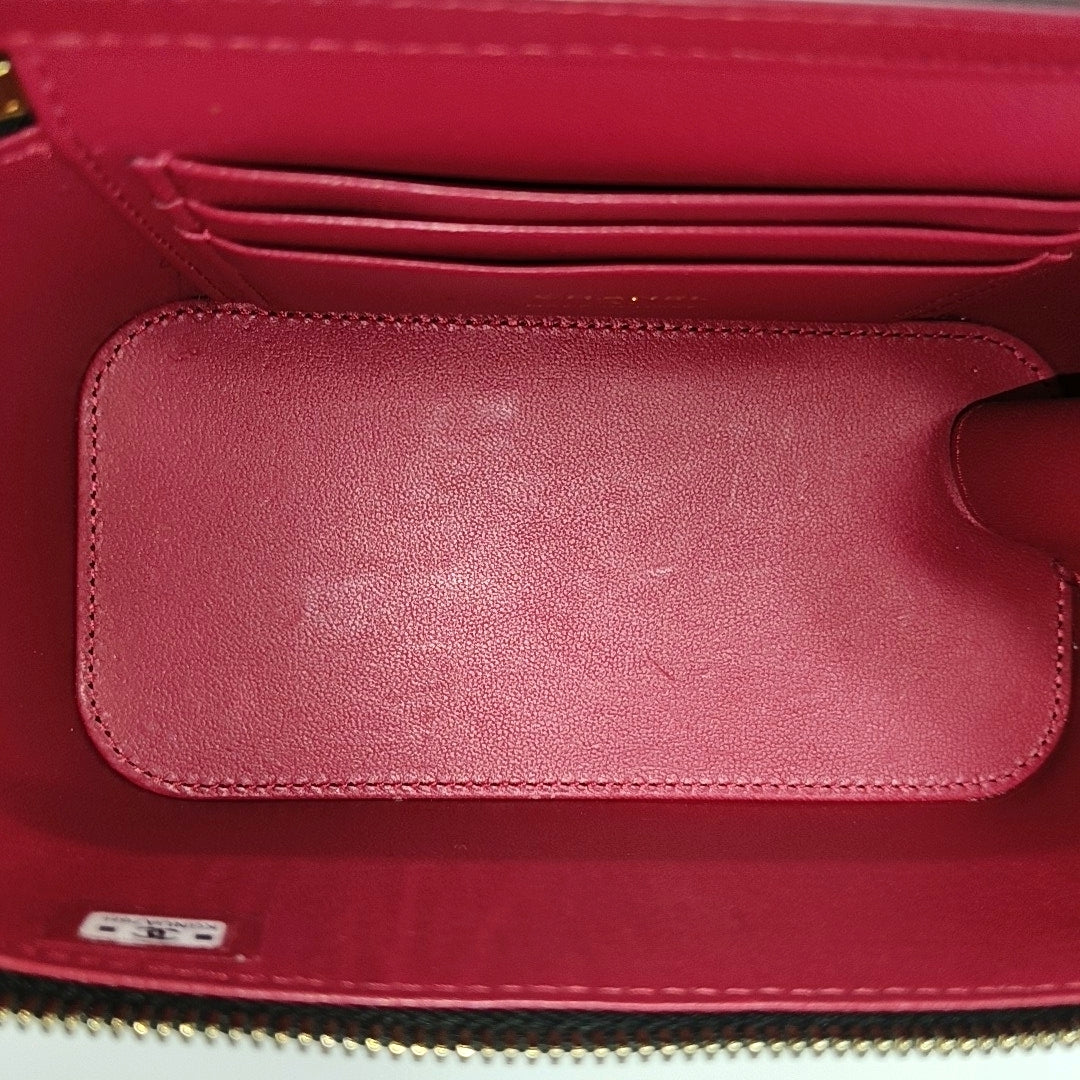 VANITY CASE Medium Quilted Lambskin Black