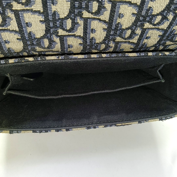 Authenticated pre-owned  30 Montaigne Oblique Canvas Blue - Crossbody Bag at Looply