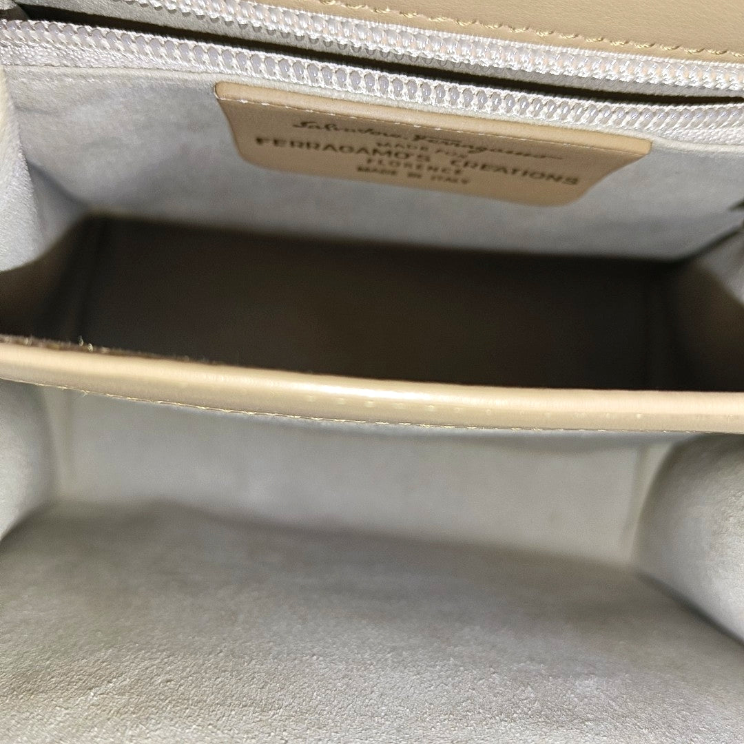Kelly Calfskin Beige