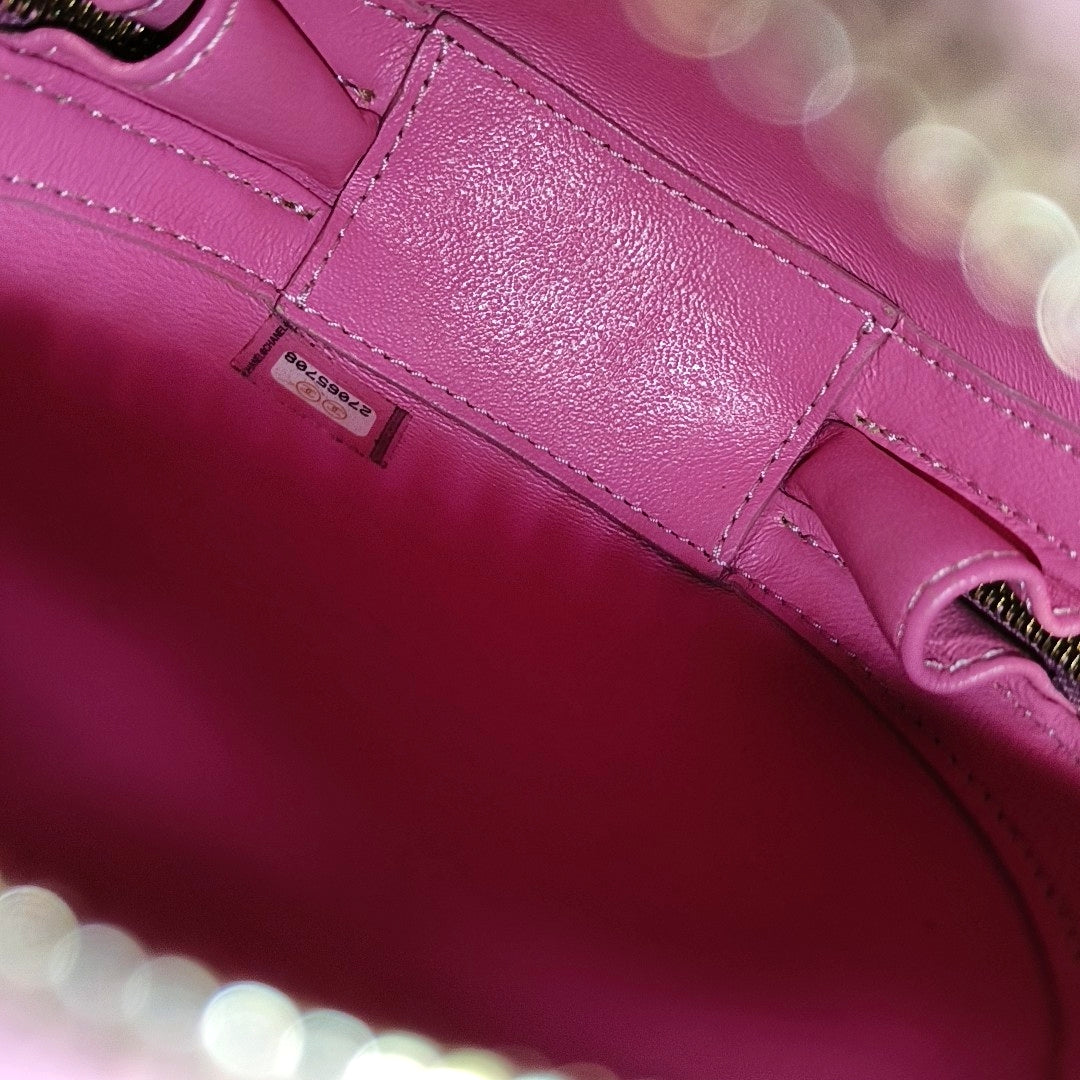 ROUND Quilted Lambskin Pink