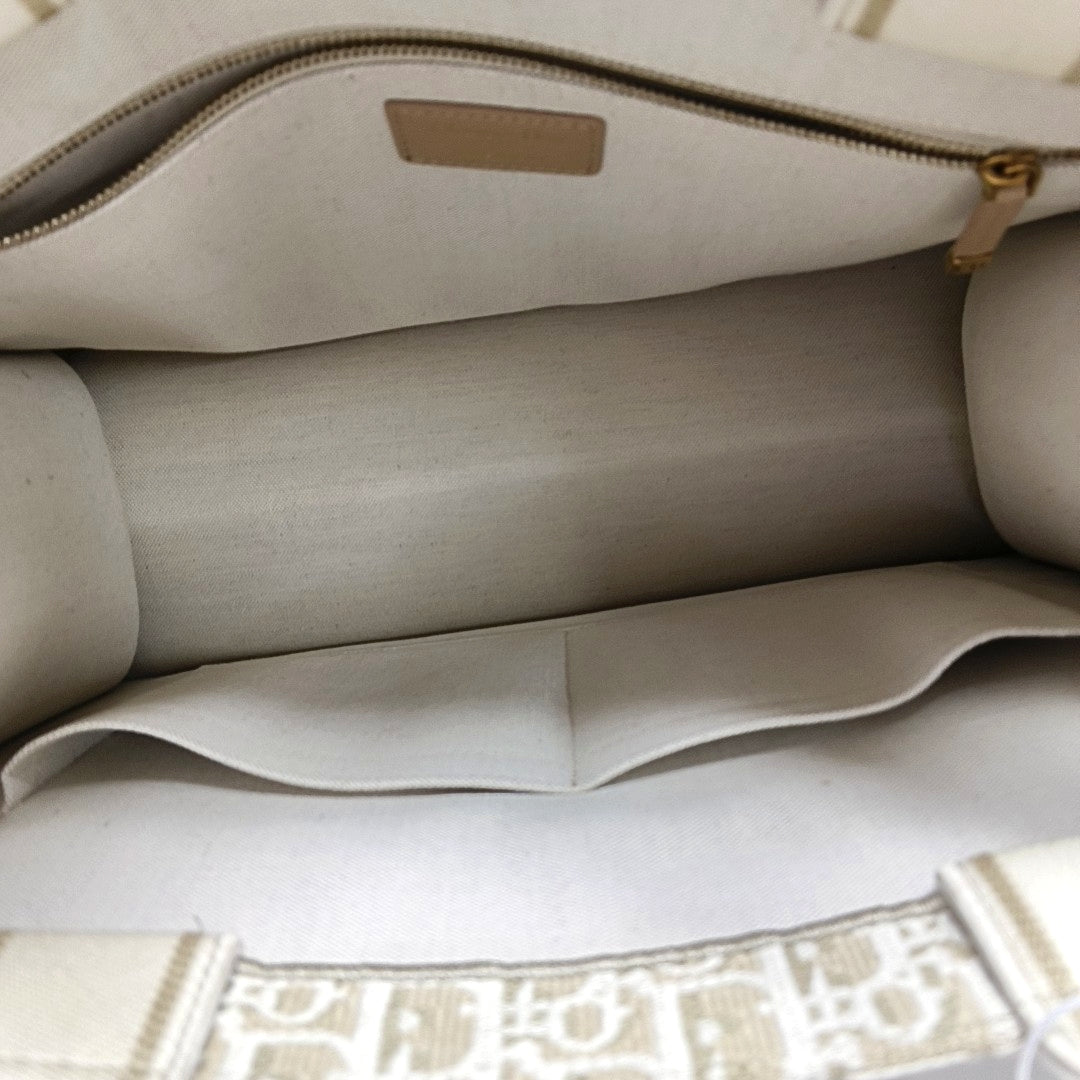 Book Tote Medium Oblique Canvas White