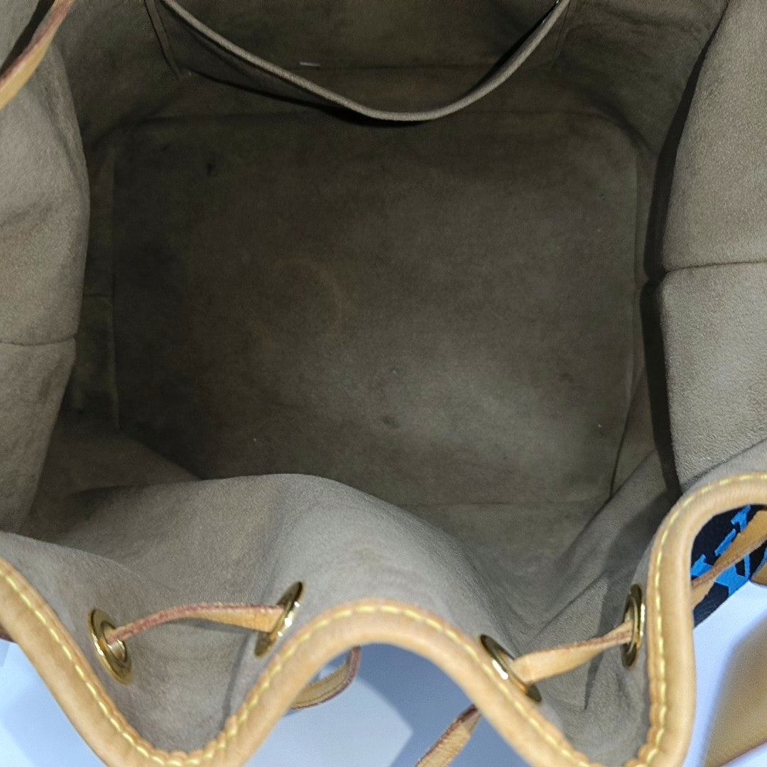 LV × TM NÉONOÉ MM Monogram Coated Canvas Black
