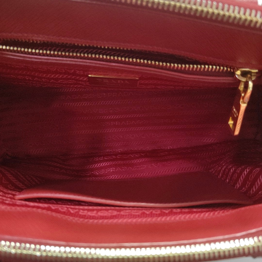 Galleria Medium Calfskin Red