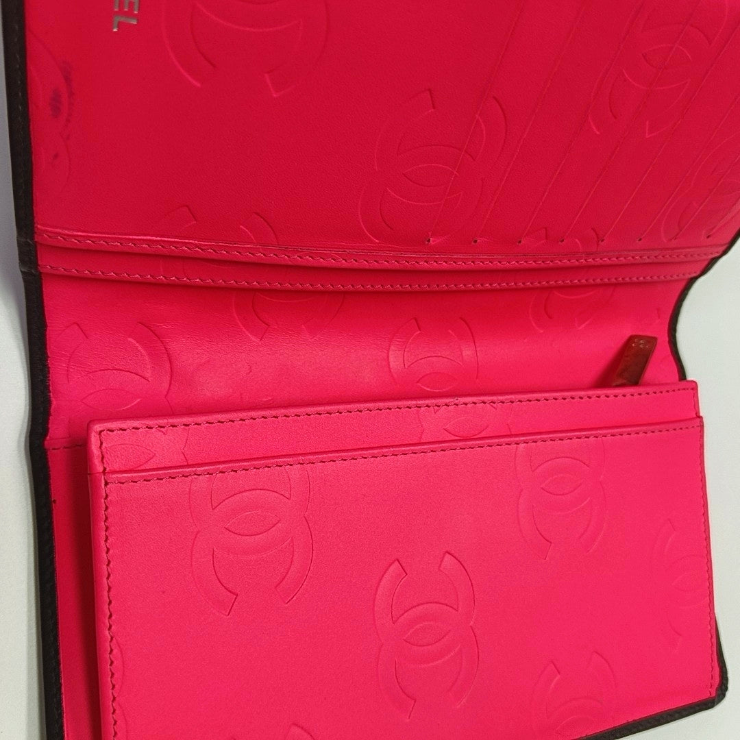 Authenticated pre-owned  CAMBON Quilted Calfskin Black Wallet - Wallet at Looply