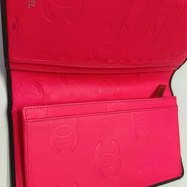 Authenticated pre-owned  CAMBON Quilted Calfskin Black Wallet - Wallet at Looply