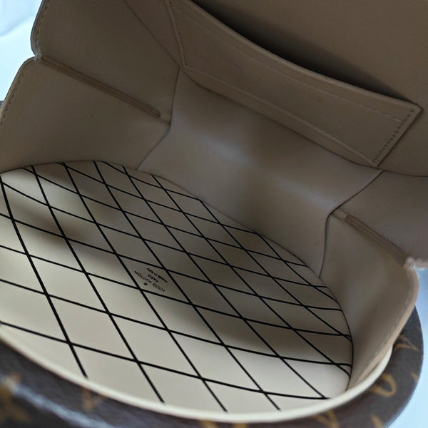 BOITE CHAPEAU PM Monogram Coated Canvas Brown