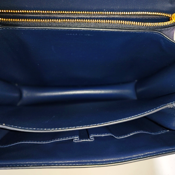 Authenticated pre-owned  CLASSIC BOX Medium Calfskin Blue - Crossbody Bag at Looply