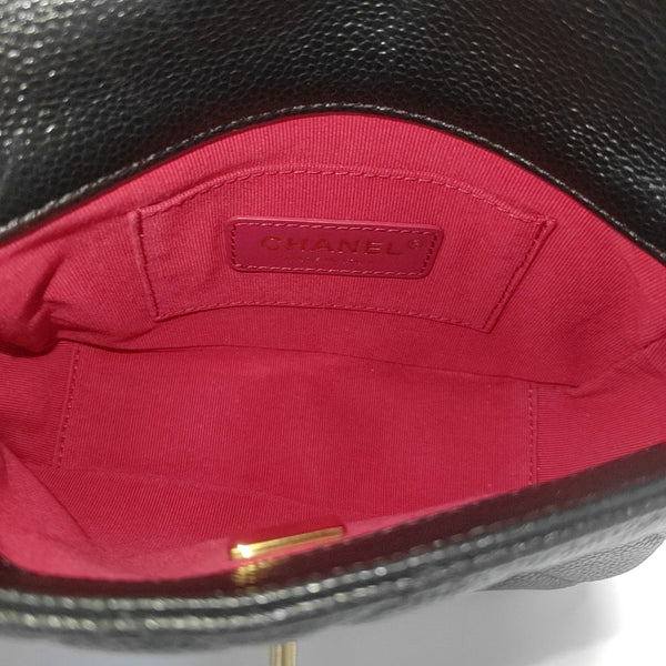 CLASSIC FLAP Piel de becerro graneada acolchada pequeña negra