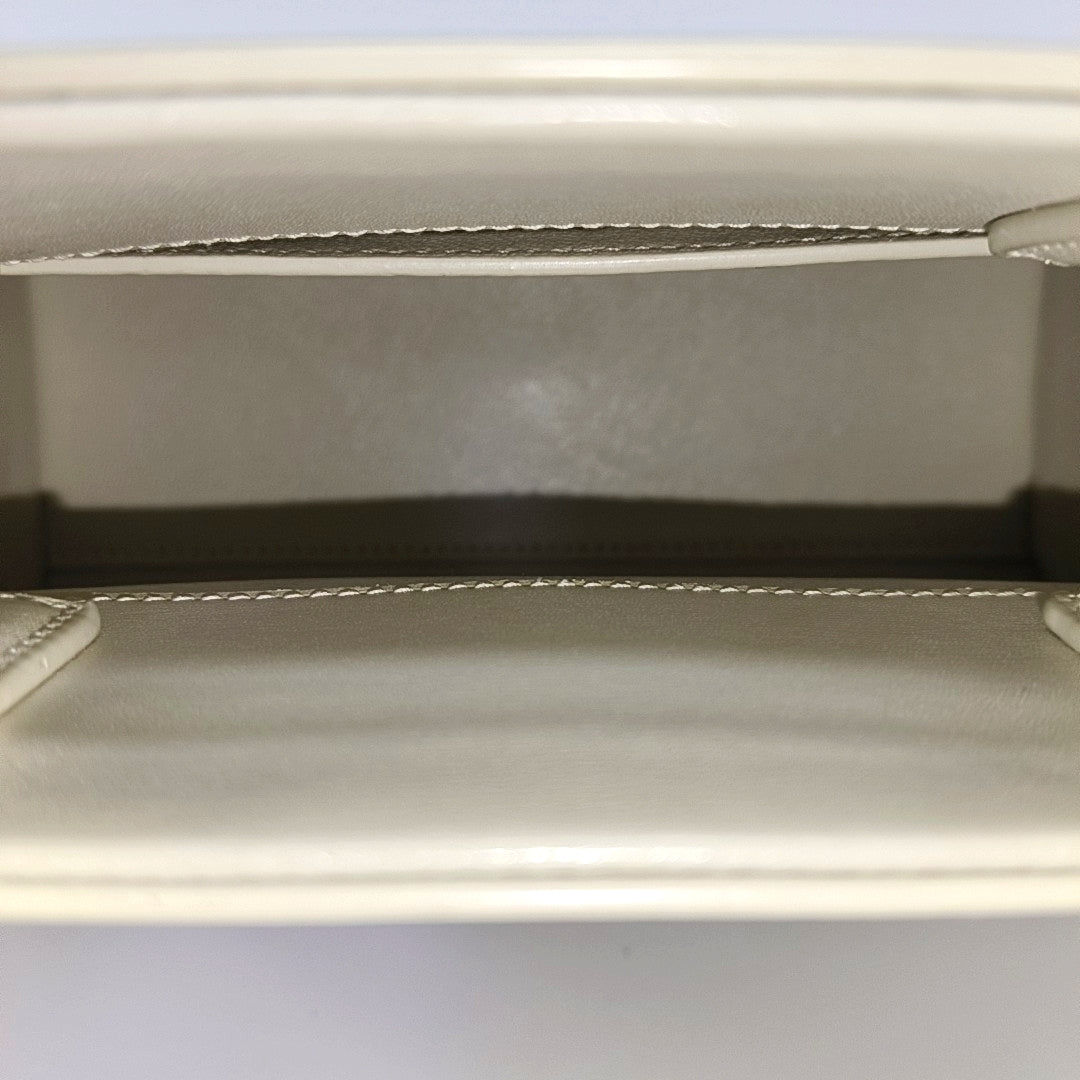 MANHATTAN Nano Calfskin White