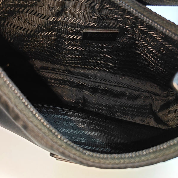 Authenticated pre-owned  Re-Edition2005 Mini Nylon Black - Tote Bag at Looply