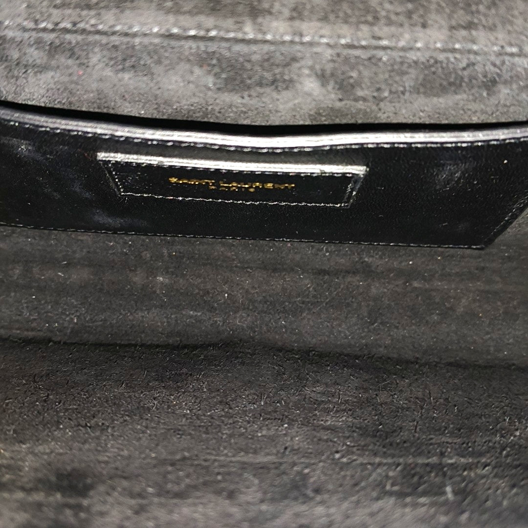 Authenticated pre-owned  KATE Small Patent Leather Black - Clutch at Looply