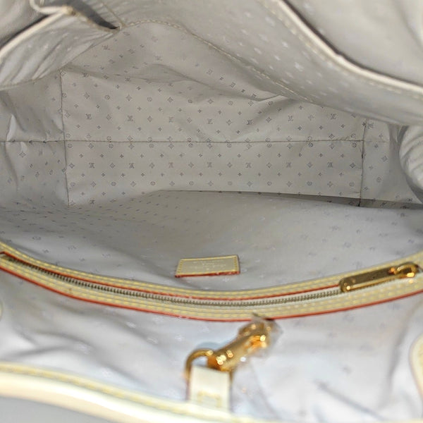 LE MAJESTUEUX Calfskin Beige