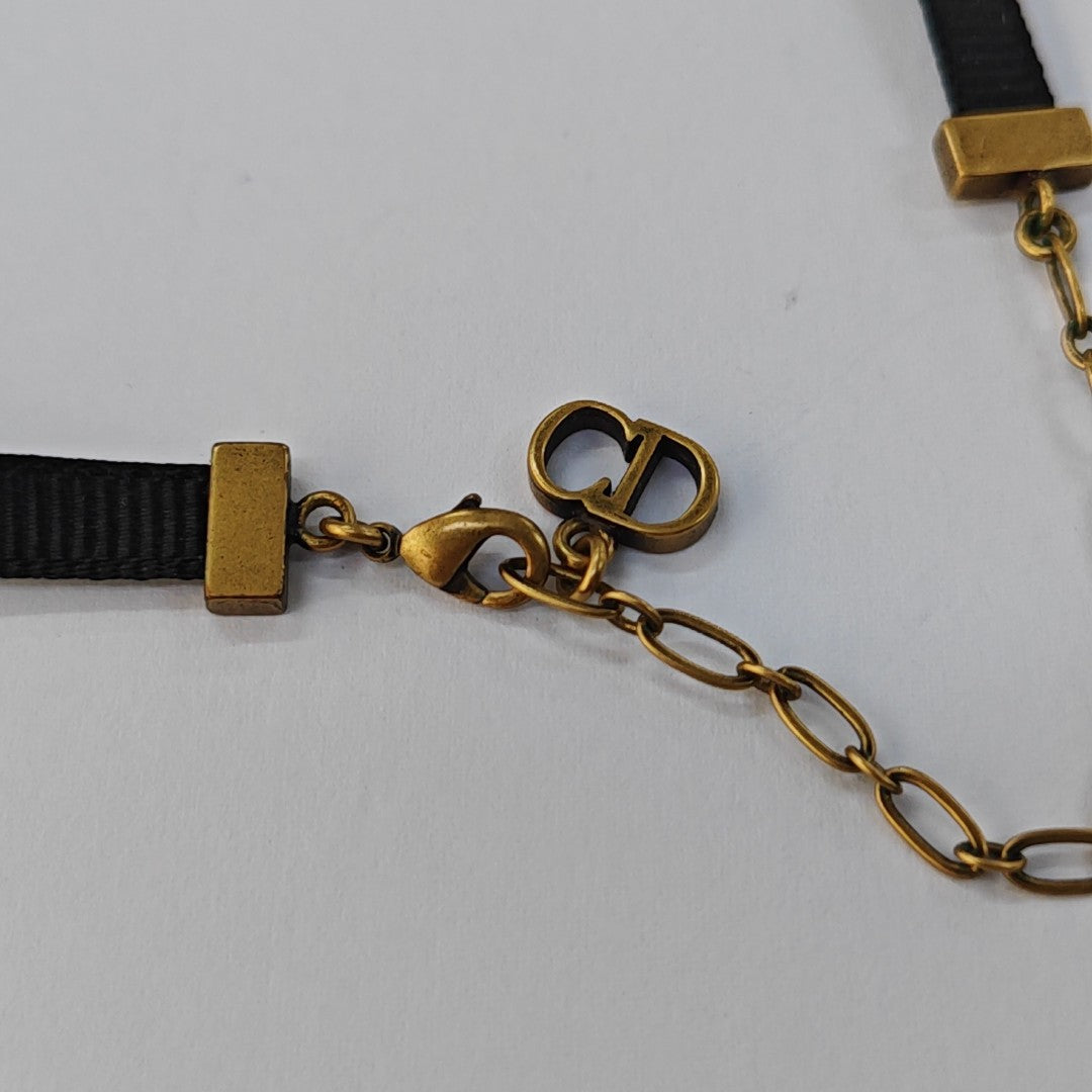 J'adior Metal Black Necklace