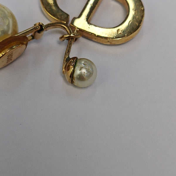 Faux Pearl White Clip On Earrings