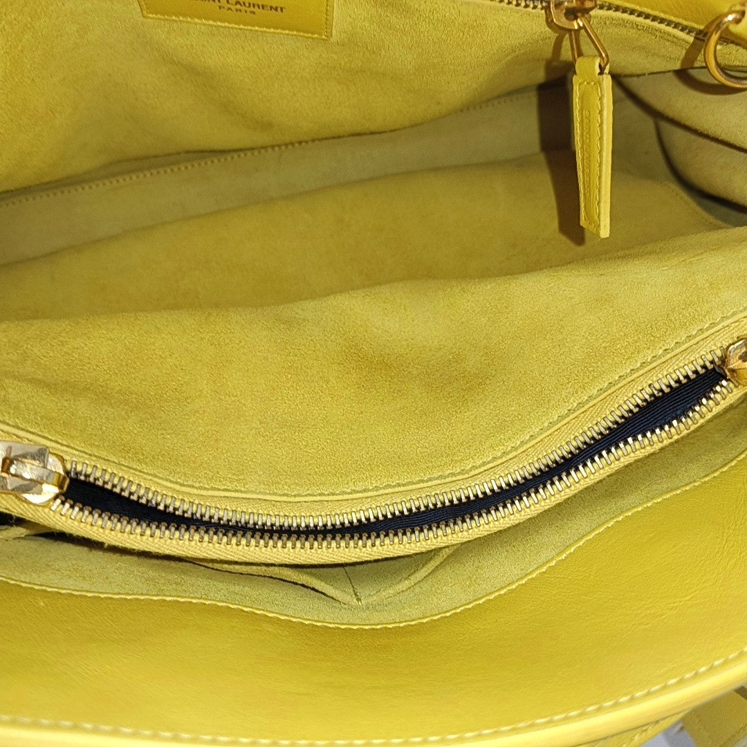 SAC DE JOUR Small Calfskin Yellow