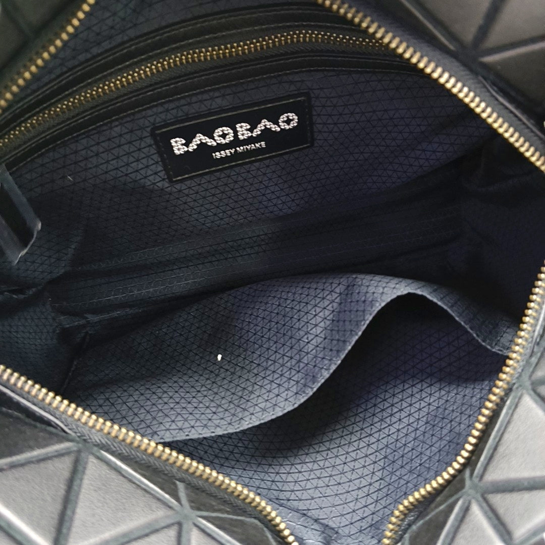 Special Material Shoulder Bag Black