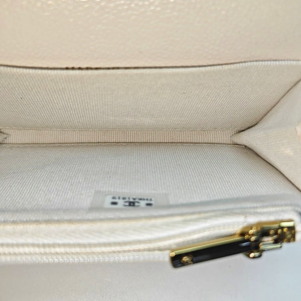 CLASSIC FLAP Quilted Grained Calfskin White Card Holder