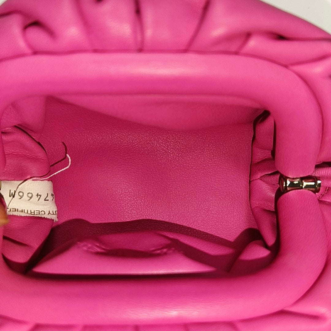 The Pouch Lambskin Red