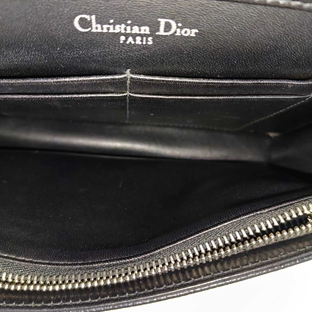 Authenticated pre-owned  Diorama Calfskin Black - Crossbody Bag at Looply