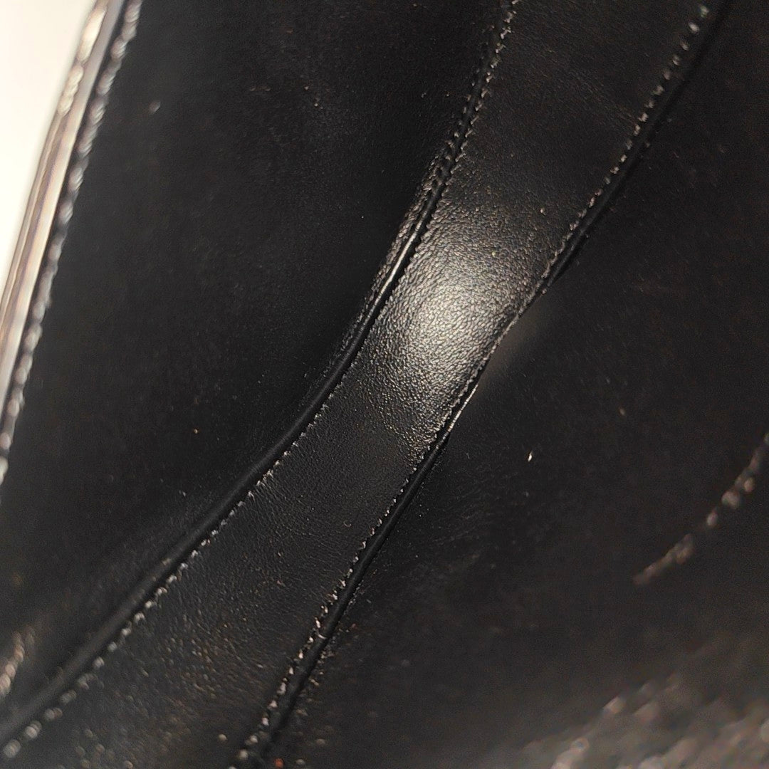 TRIANGLE Calfskin Black