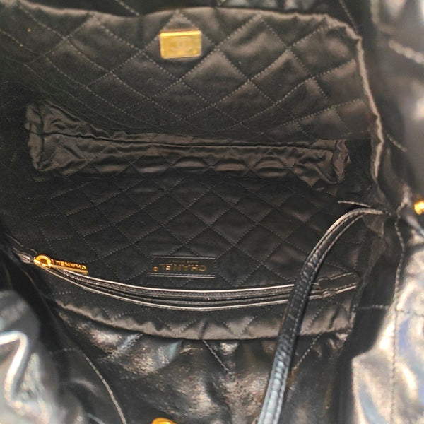 CHANEL 22 Small Quilted Calfskin Black